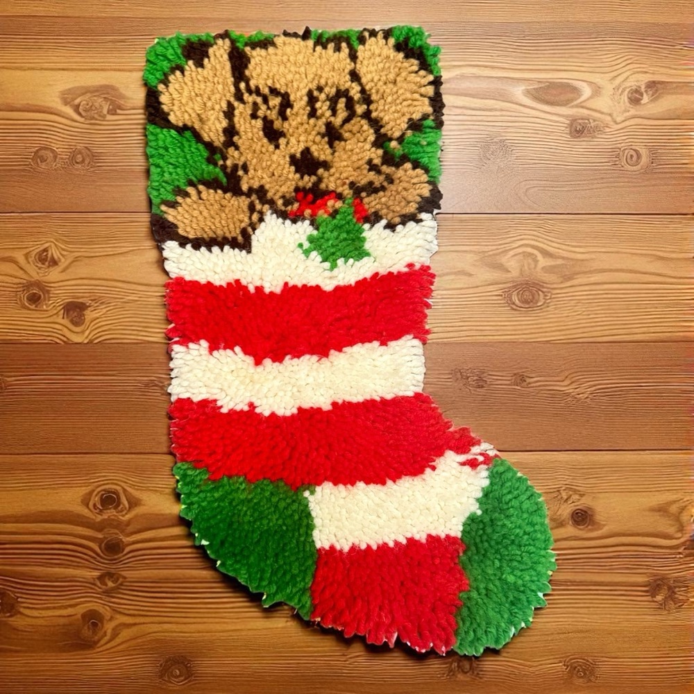 Latch Hook Rug Stocking Puppy  Holiday Christmas Green Red White 18" Long